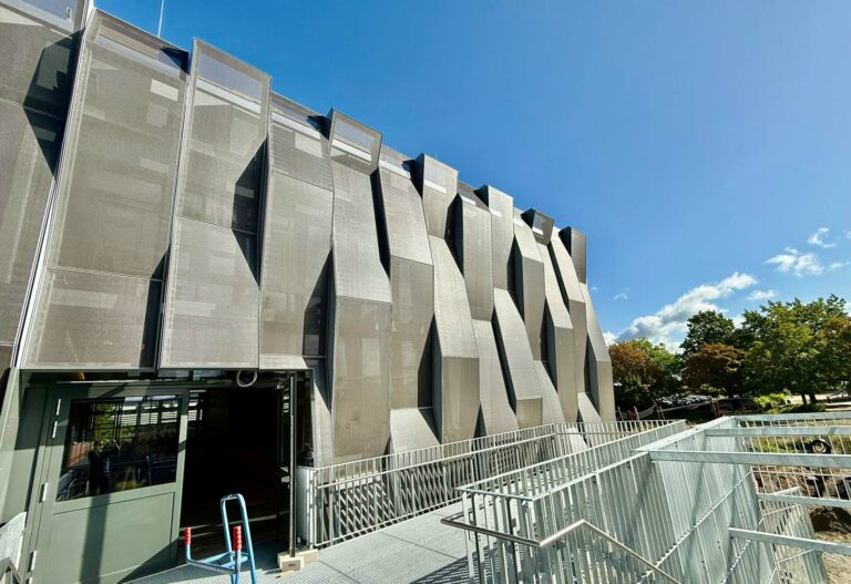 Hillebrandt GmbH Textilfassade Referenz Gymnasium Salzgitter